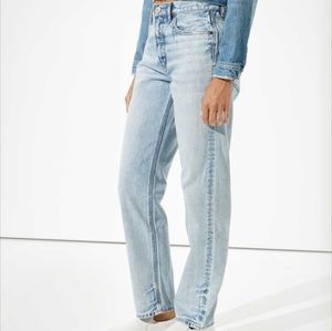 AE 905 Boyfriend Distressed Light Wash Jeans. Flat Waist 15". Loose Fit, 2. HP!